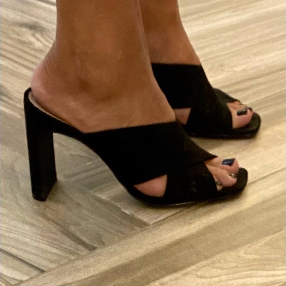 Mules - Picture 2 of 4